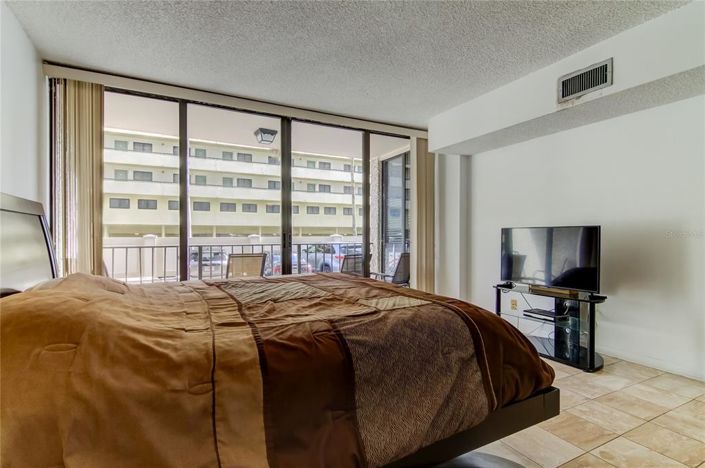 Image No.16-2 Bed Property for sale