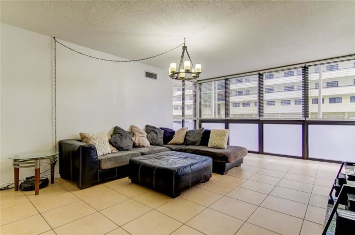 Image No.4-2 Bed Property for sale