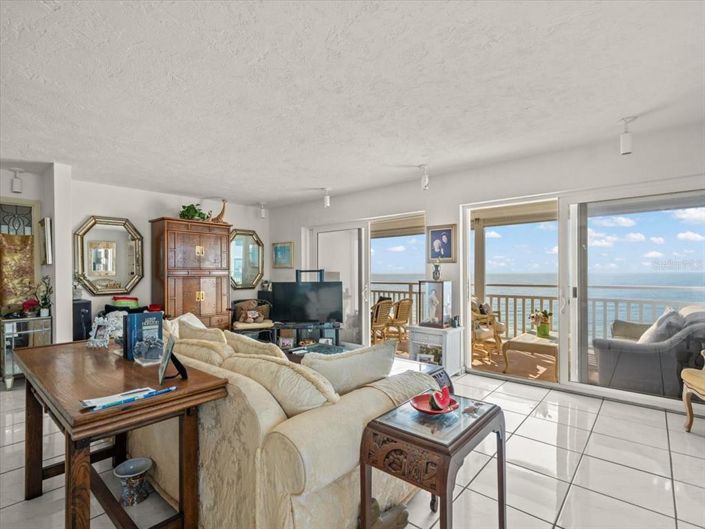 Image No.12-2 Bed Property for sale