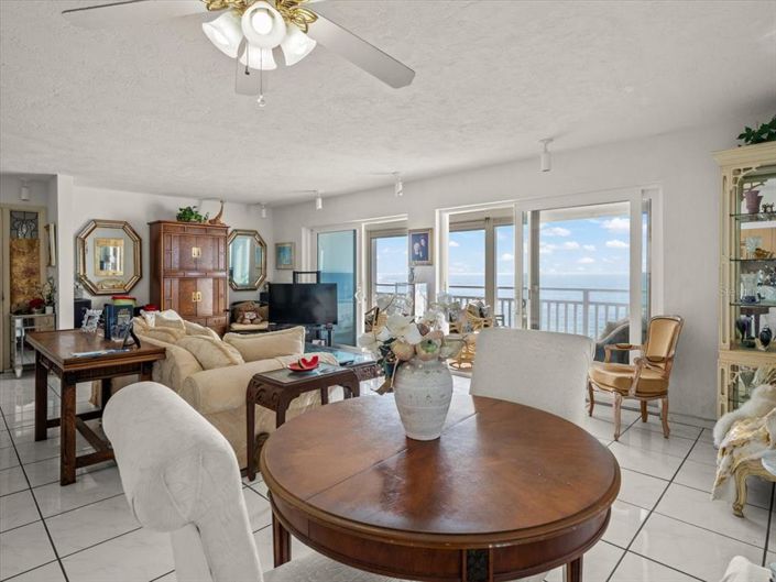 Image No.15-2 Bed Property for sale