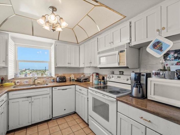 Image No.18-2 Bed Property for sale