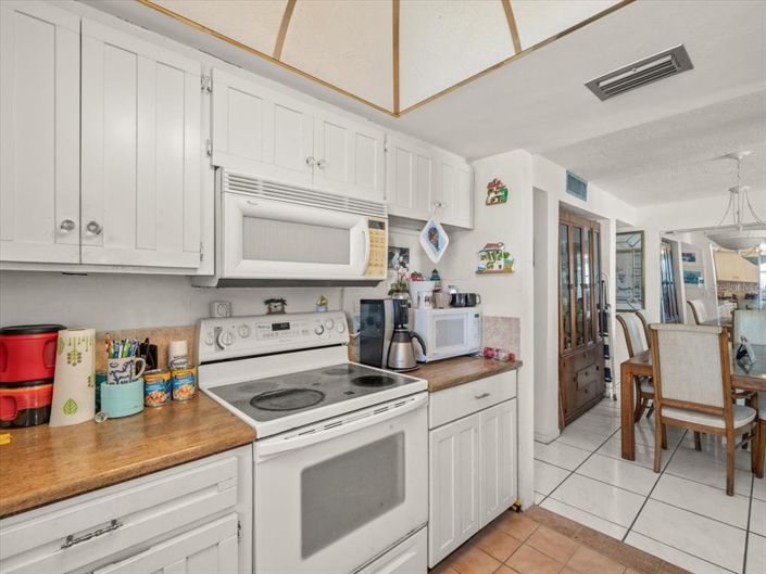 Image No.21-2 Bed Property for sale