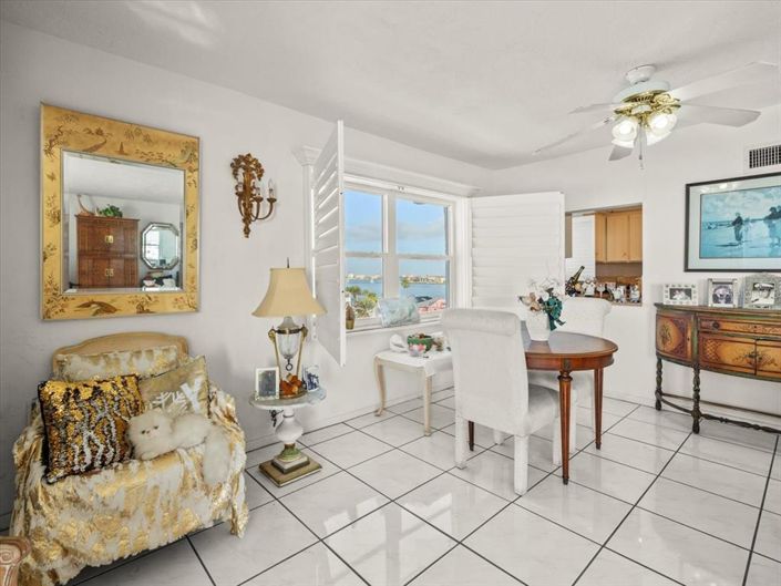 Image No.22-2 Bed Property for sale