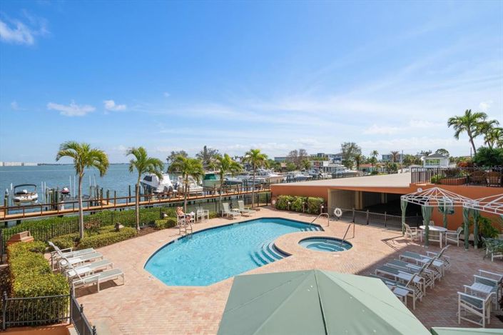 Image No.8-3 Bed Property for sale