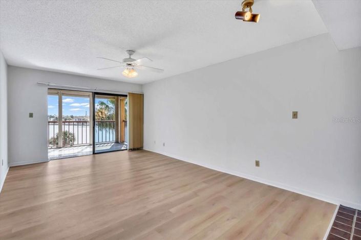 Image No.7-2 Bed Property for sale