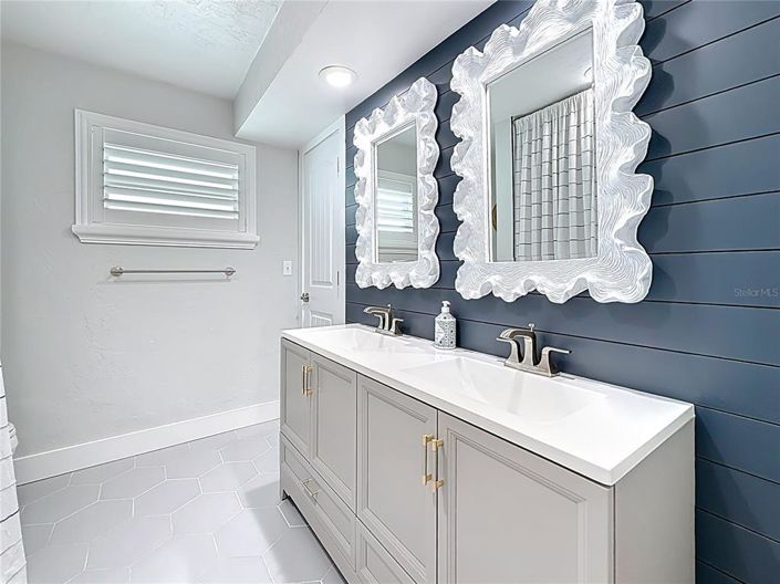 Image No.29-4 Bed Property for sale