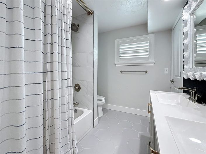 Image No.31-4 Bed Property for sale