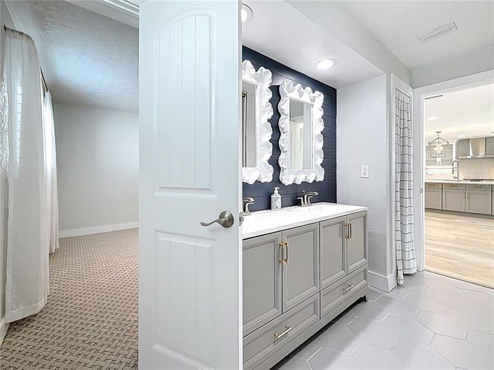 Image No.32-4 Bed Property for sale