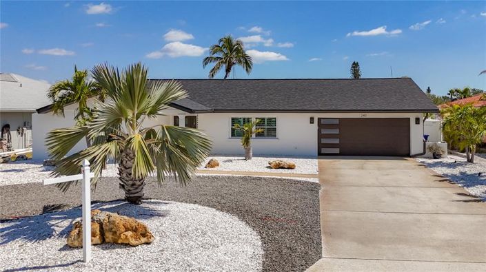 Image No.4-4 Bed Property for sale