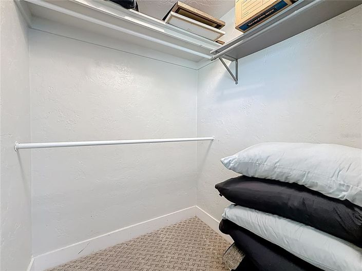 Image No.41-4 Bed Property for sale