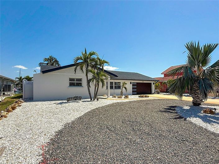 Image No.5-4 Bed Property for sale