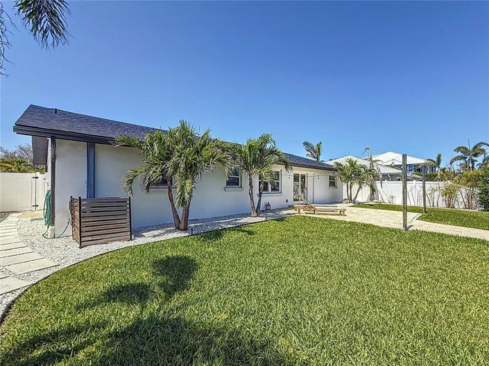 Image No.54-4 Bed Property for sale