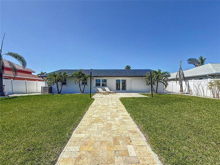 Image No.60-4 Bed Property for sale