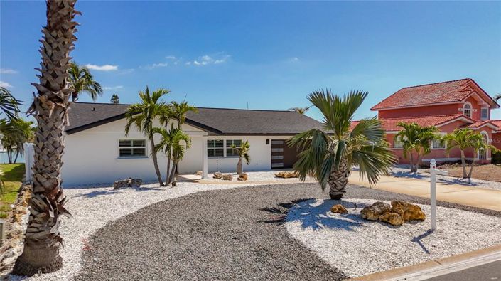 Image No.8-4 Bed Property for sale