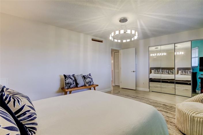 Image No.26-3 Bed Property for sale