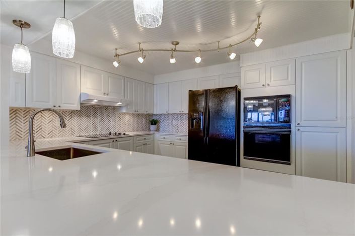 Image No.8-3 Bed Property for sale