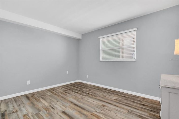 Image No.15-2 Bed Property for sale