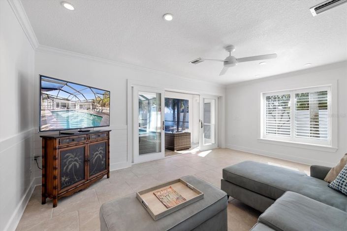 Image No.16-3 Bed Property for sale