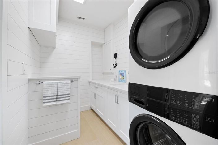 Image No.37-3 Bed Property for sale