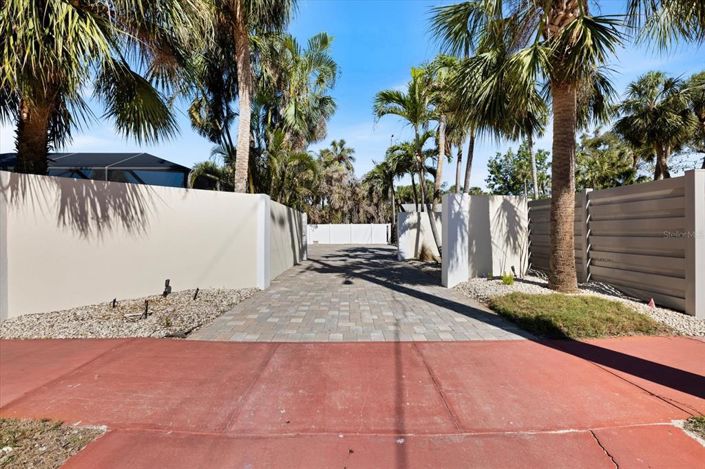 Image No.50-3 Bed Property for sale