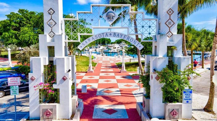 Image No.55-3 Bed Property for sale