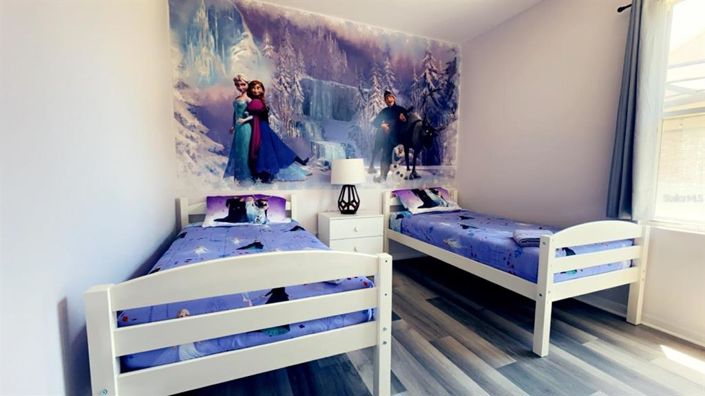 Image No.11-5 Bed Property for sale