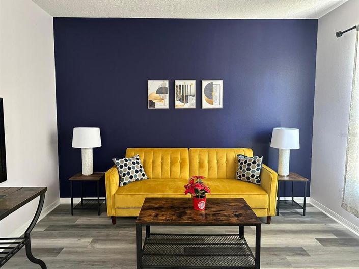 Image No.12-5 Bed Property for sale