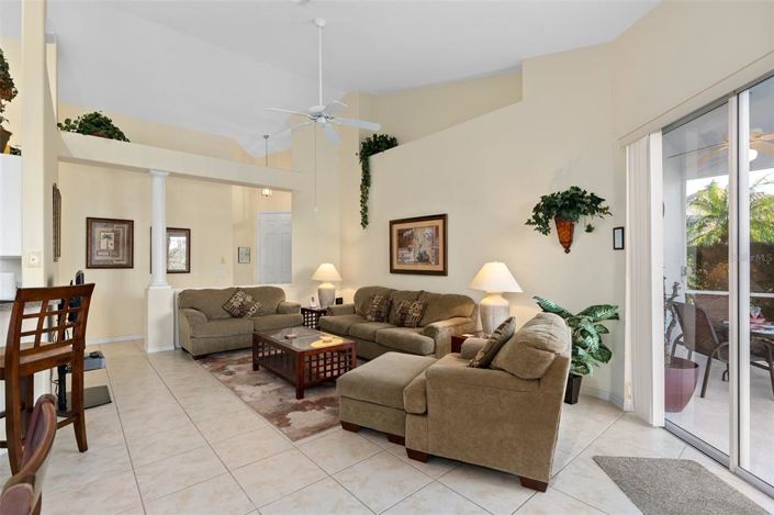 Image No.8-3 Bed Townhouse for sale