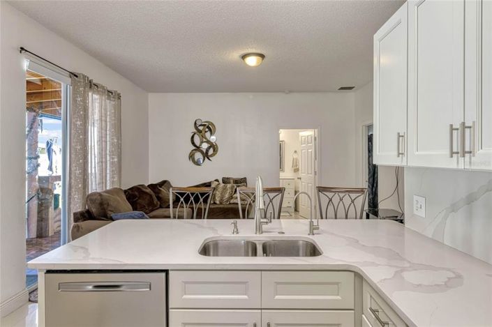 Image No.13-3 Bed Property for sale