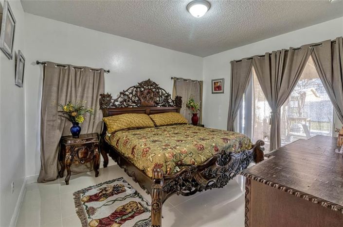 Image No.14-3 Bed Property for sale