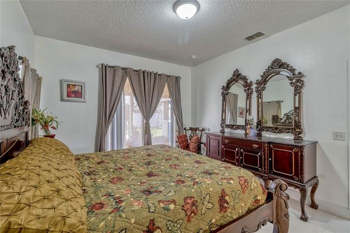 Image No.15-3 Bed Property for sale