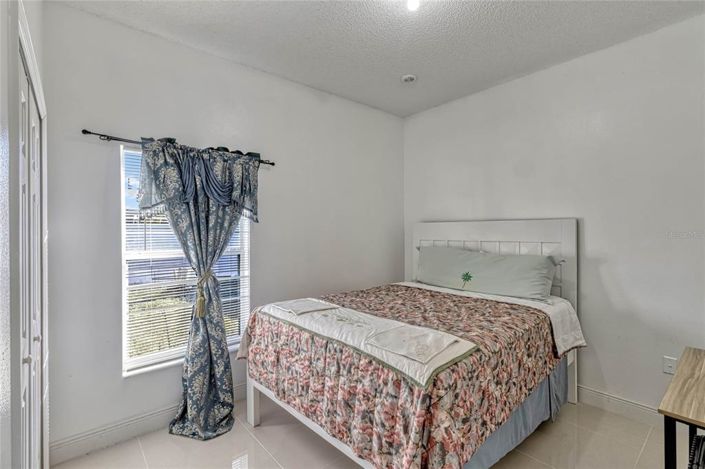 Image No.17-3 Bed Property for sale