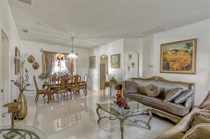 Image No.4-3 Bed Property for sale