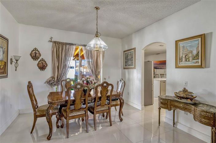 Image No.8-3 Bed Property for sale