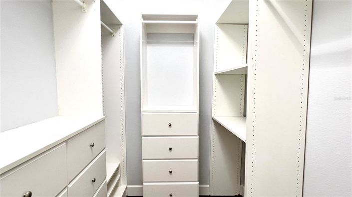 Image No.37-6 Bed Property for sale