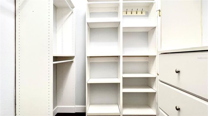 Image No.38-6 Bed Property for sale