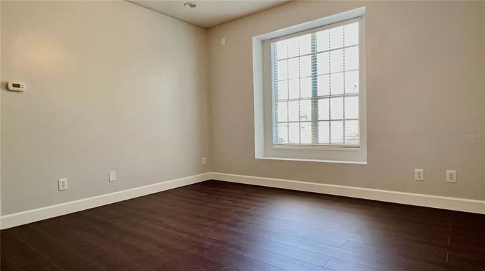 Image No.48-6 Bed Property for sale