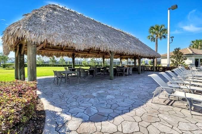 Image No.43-2 Bed Property for sale