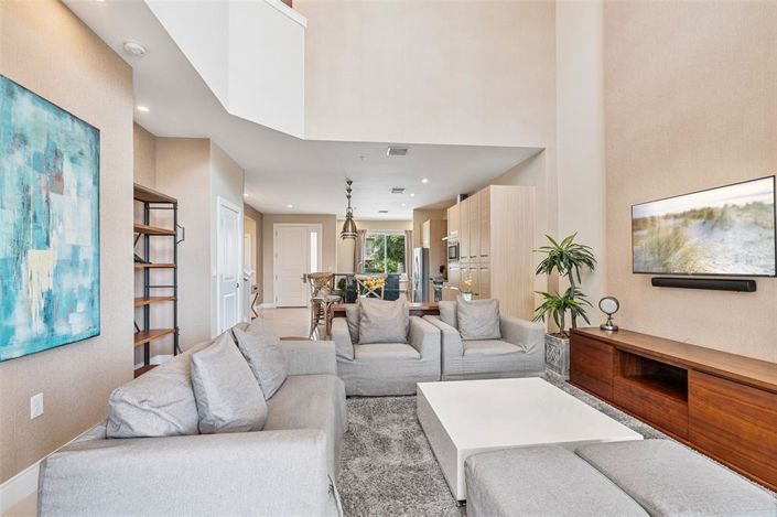 Image No.12-4 Bed Townhouse for sale