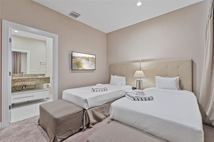 Image No.25-4 Bed Townhouse for sale