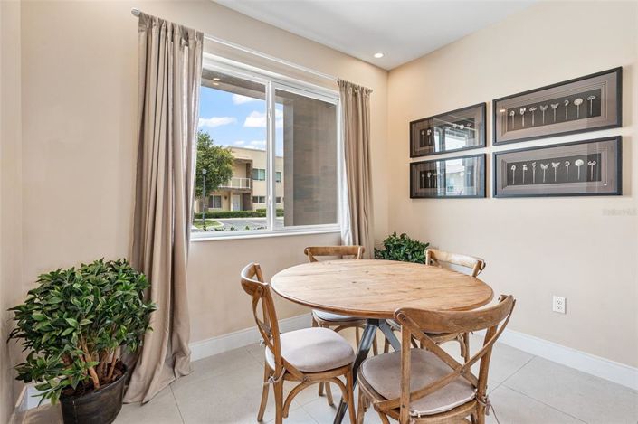 Image No.8-4 Bed Townhouse for sale