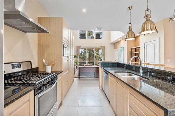 Image No.9-4 Bed Townhouse for sale