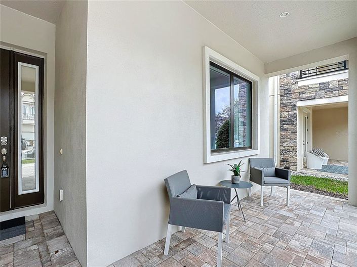 Image No.12-6 Bed Property for sale