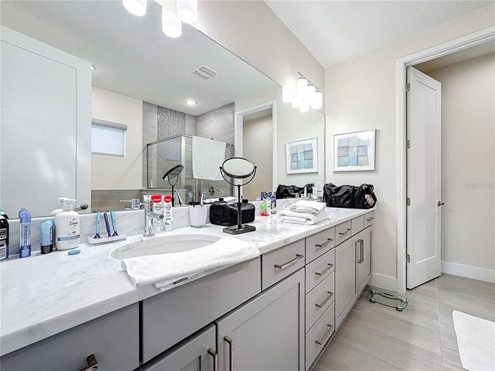 Image No.21-6 Bed Property for sale