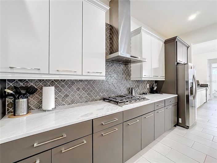 Image No.33-6 Bed Property for sale