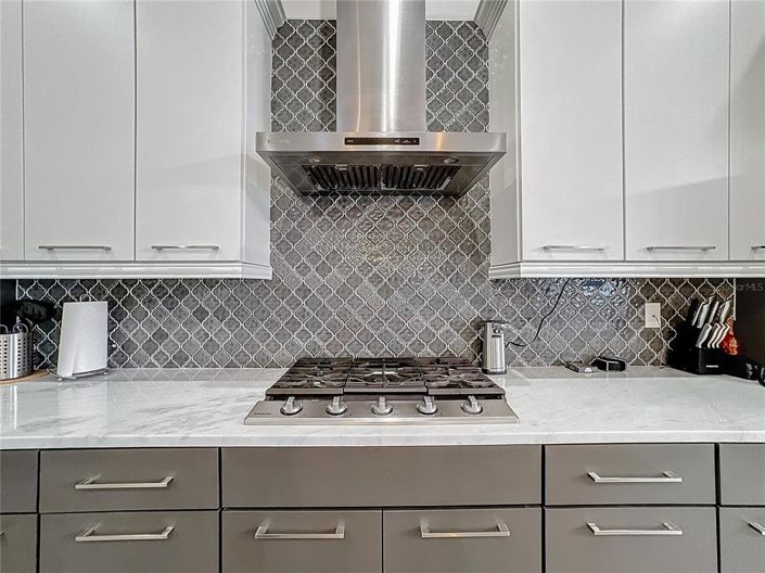 Image No.36-6 Bed Property for sale