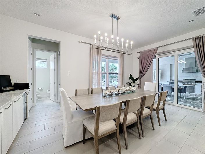 Image No.40-6 Bed Property for sale