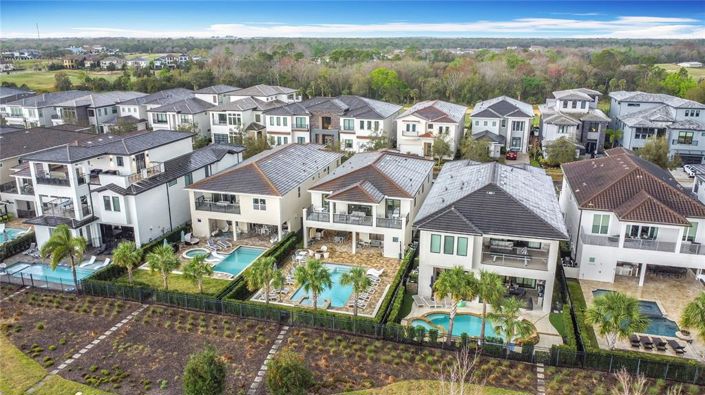 Image No.5-6 Bed Property for sale