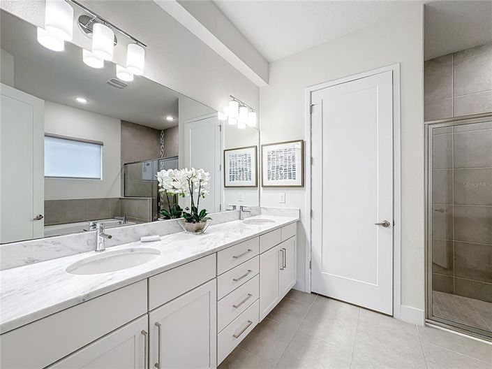 Image No.58-6 Bed Property for sale