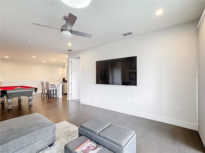 Image No.71-6 Bed Property for sale